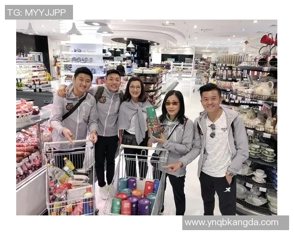 足球明星亲自邀请粉丝共乘豪车体验温馨互动瞬间