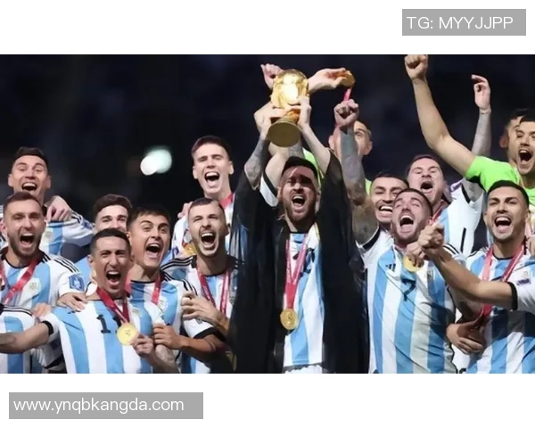 足球明星训练后精彩瞬间定格在镜头中的完美时刻